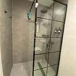 Duplex 2 Dorm / 2 Wc アパート